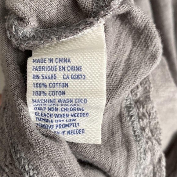 American Eagle size L grey tank top with beautiful detailing - Picture 8 of 8